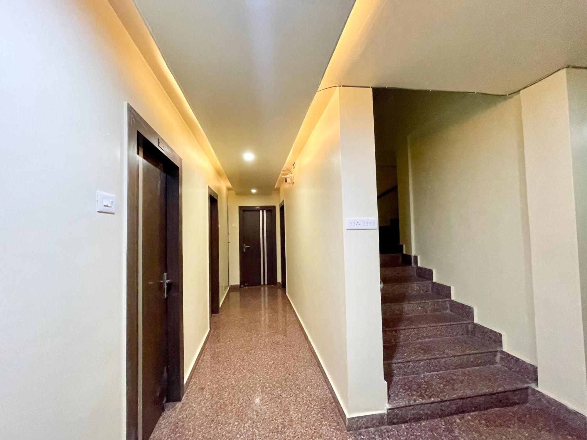 Hotel Trends In Пури Екстериор снимка